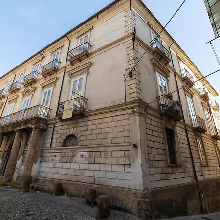 Dimora Storica Giostra Vecchia - Palazzo Grisolia 1809 Козенца Экстерьер фото