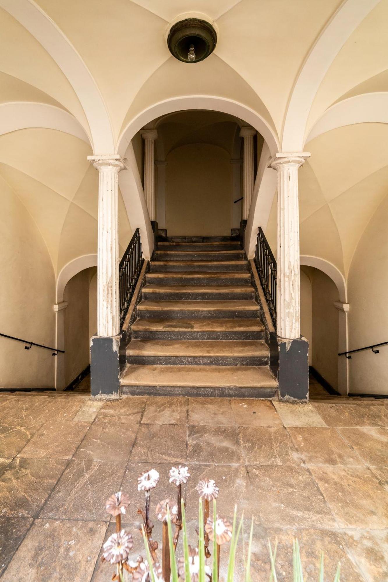 Dimora Storica Giostra Vecchia - Palazzo Grisolia 1809 Козенца Экстерьер фото
