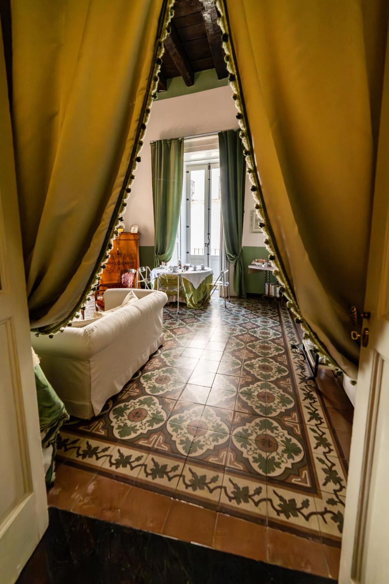 Dimora Storica Giostra Vecchia - Palazzo Grisolia 1809 Козенца Экстерьер фото